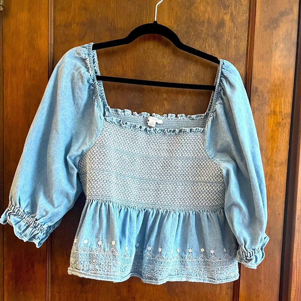 American Eagle crop denim shirt